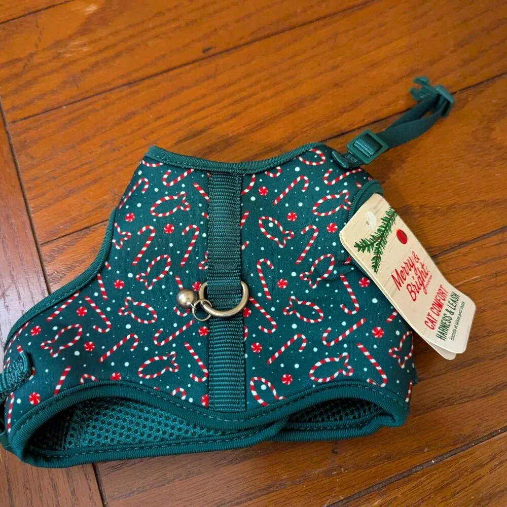 Merry & Bright Collection Cat Comfort Harness & Leash Green w/Candy Canes NEW